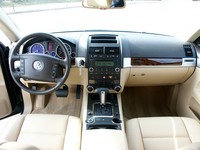 2007 Volkswagen Touareg (select to view enlarged photo)
