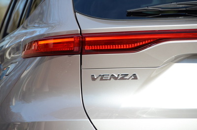 2021 Toyota Venza (select to view enlarged photo)