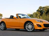Mazda Offers Tips for Topless Summer Driving