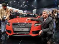 2007 Frankfurt Motor Show: World Debut of the Audi A4 and Bryan Adams Performance - VIDEO FEATURE
