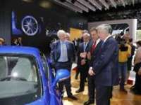 Business Minister First To View Bentley's New Race Car Concept At The Paris Motor Show