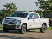 HEELS ON WHEELS: 2017 TOYOTA TUNDRA REVIEW