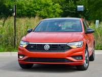 2019 Volkswagen Jetta Fast and Also Efficient - Review By Larry Nutson +VIDEO - It's E15 Approved