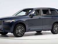 Two Volvo SUVs earn 2020 IIHS safety awards
